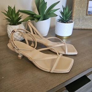 Gianni Bini Tan Strappy Kitten Heels NWOT